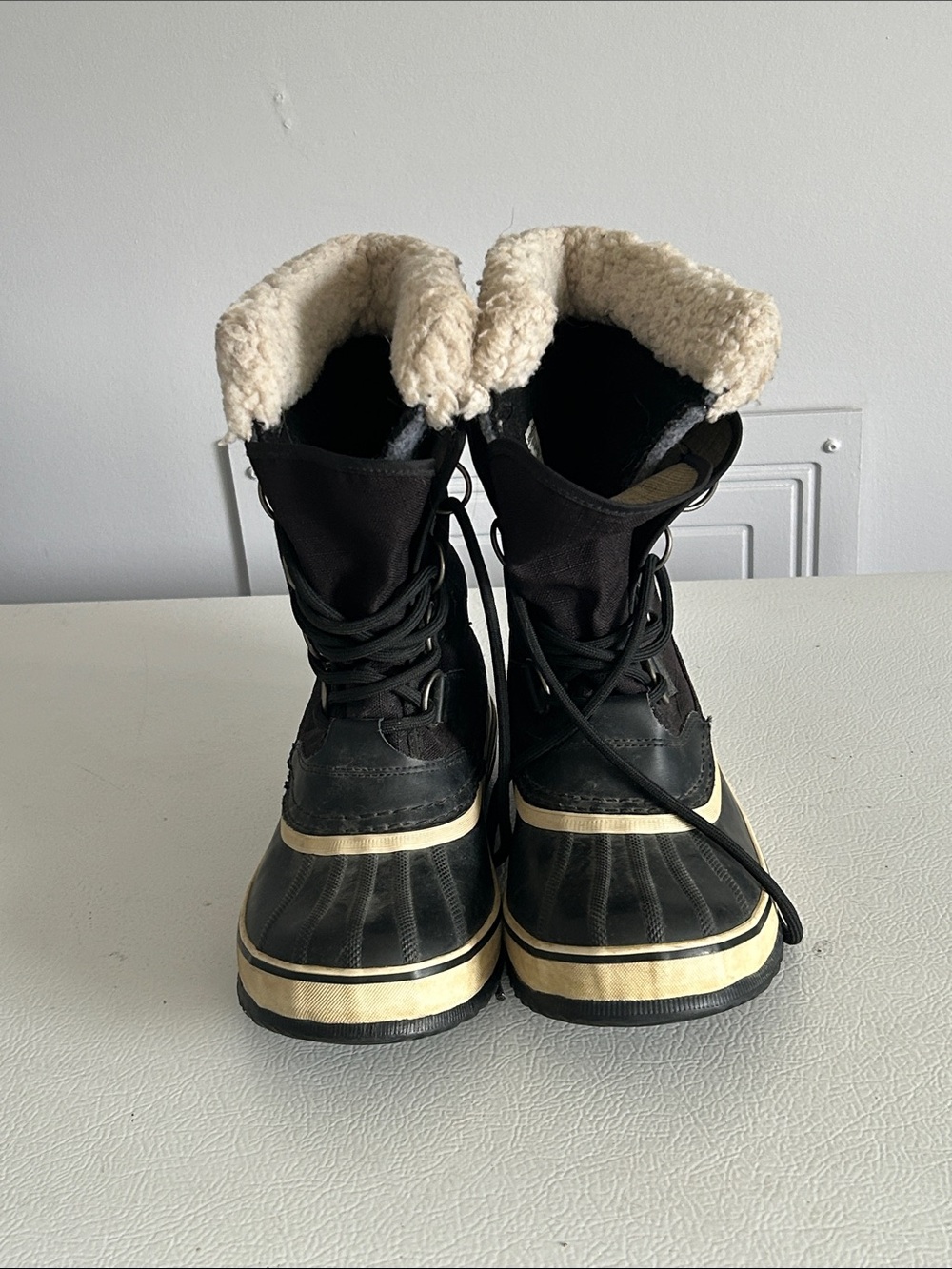 Sorel Black and Cream Lace-Up Winter Boots waterproof with Sherpa Collar